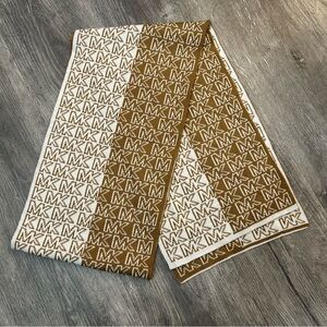 💎 3/$30 Michael Kors Womens Brown Tan Knit Signature Logo Long Rectangle Scarf
